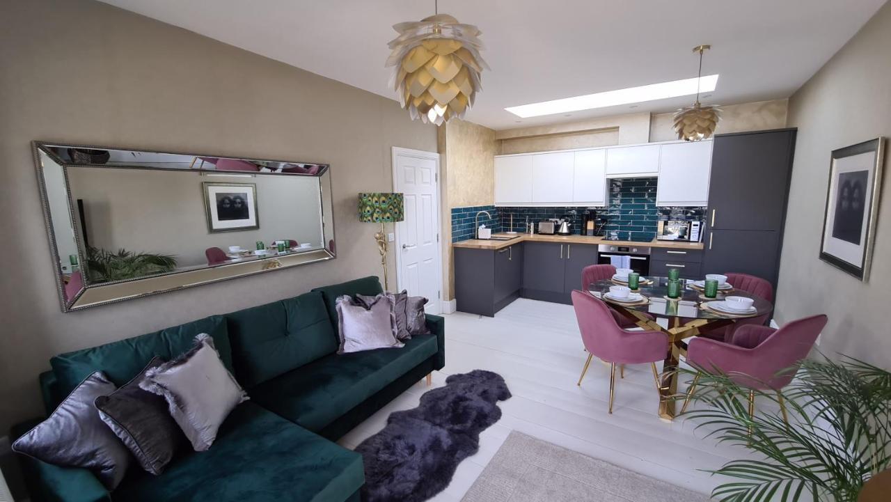 The Loughborough - Elegant, Glamourous Boutique 1 Bed, Central Труро Екстериор снимка