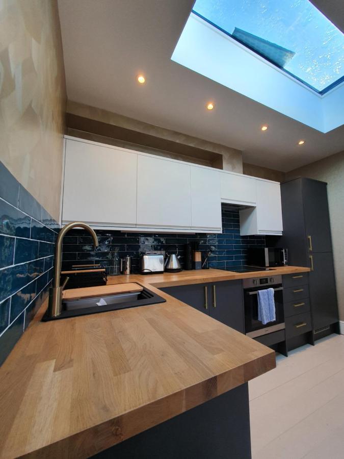 The Loughborough - Elegant, Glamourous Boutique 1 Bed, Central Труро Екстериор снимка